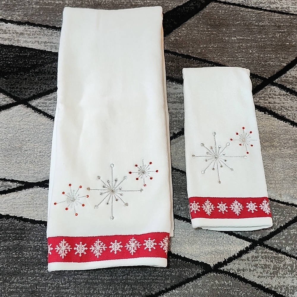 WISH FOR JOY EMBROIDERED RHINESTONES SNOWFLAKES 2-PC DISPLAY TOWEL SET - Picture 2 of 12